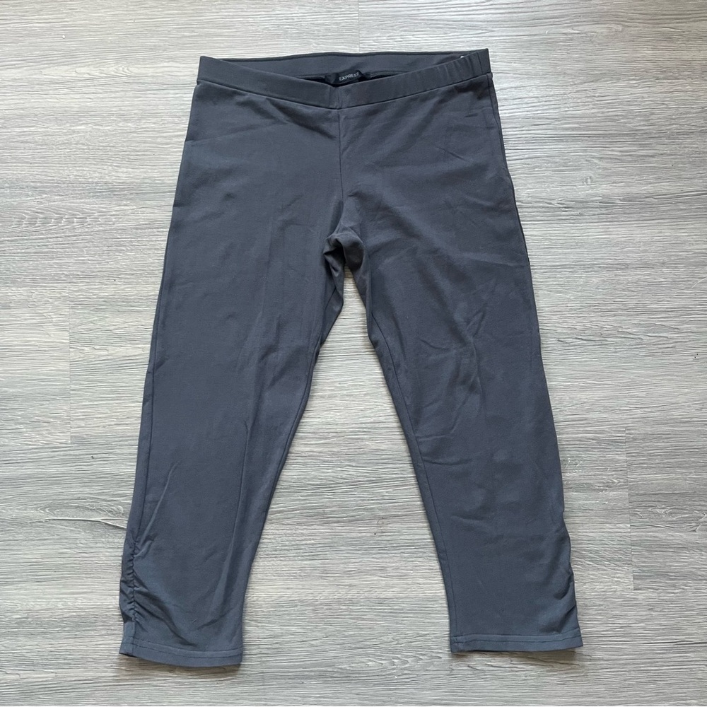 Balletcore Grey Ruched Capri Express Yoga Leggings